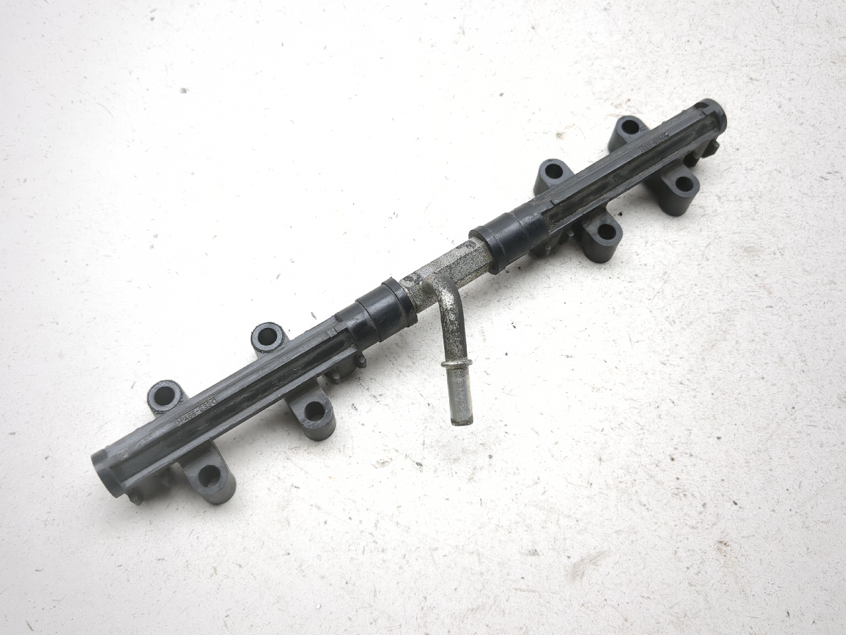 07-09 Suzuki GSF1250S Bandit Gas Fuel Rail