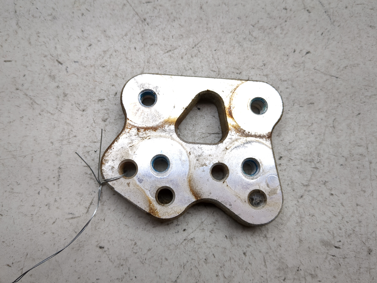 08-10 Suzuki GSXR 600 750 Rear Left Foot Peg Mount Bracket Holder TRSH PL