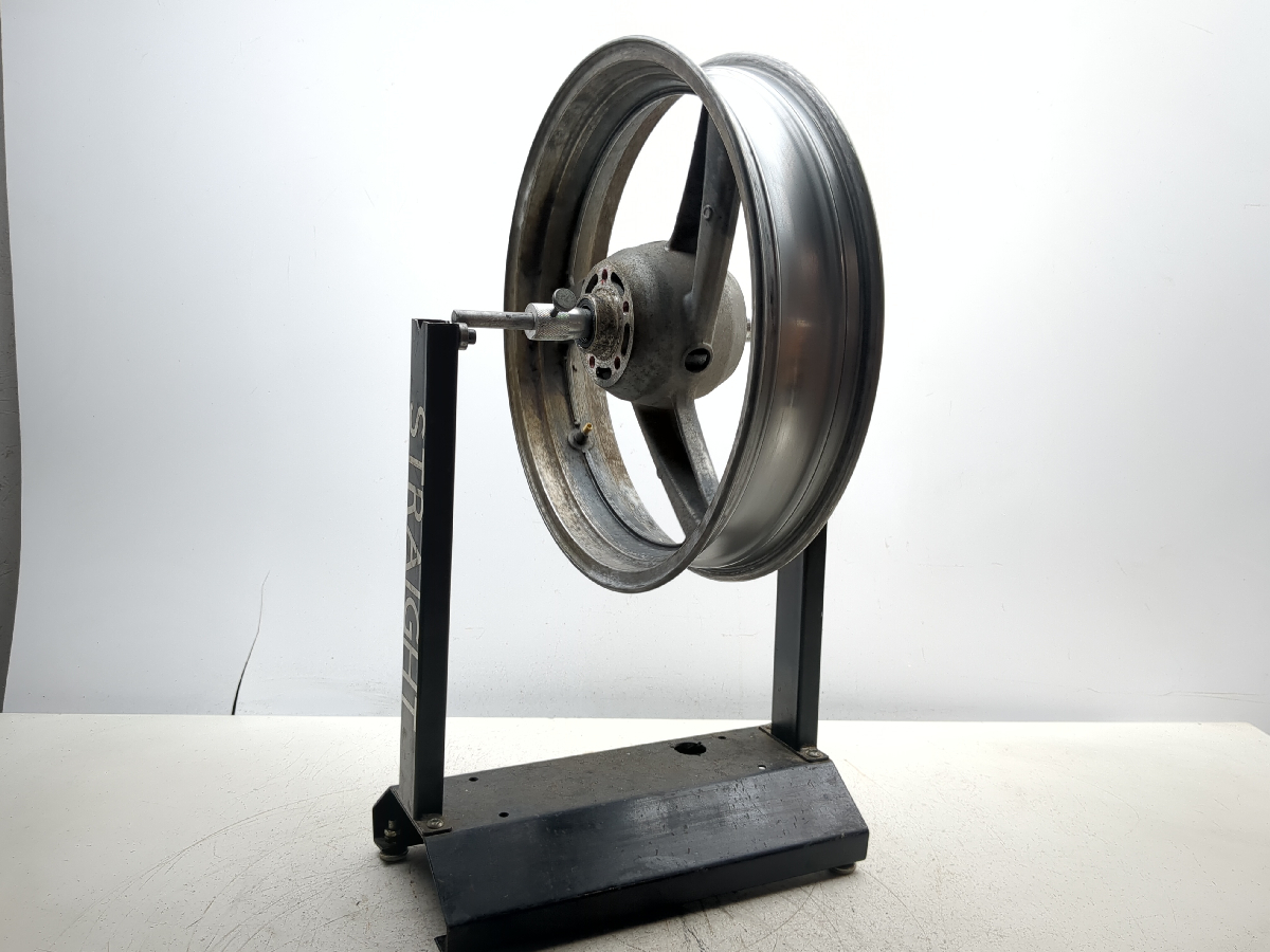 リール rise 03 04 Kawasaki ZZR 600 Front Wheel Rim STRAIGHT 17X3.50 - Sun