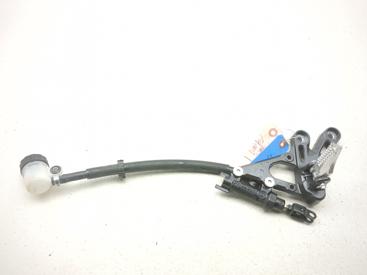 22-25 Yamaha YZF-R7 YZF R7 Rear Brake Master Cylinder And Foot Rest Peg