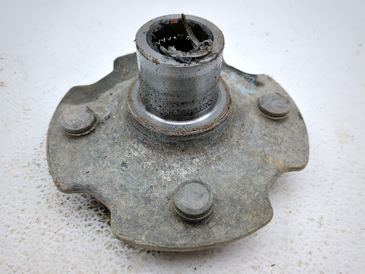 17-23 Honda Pioneer 700 SXS700 Rear Right Wheel Hub