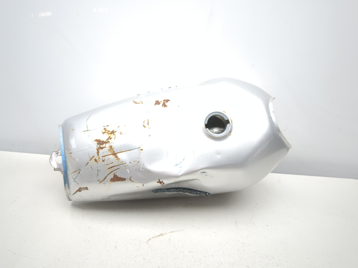 76 Honda CB125 Gas Fuel Tank Petrol Reservoir