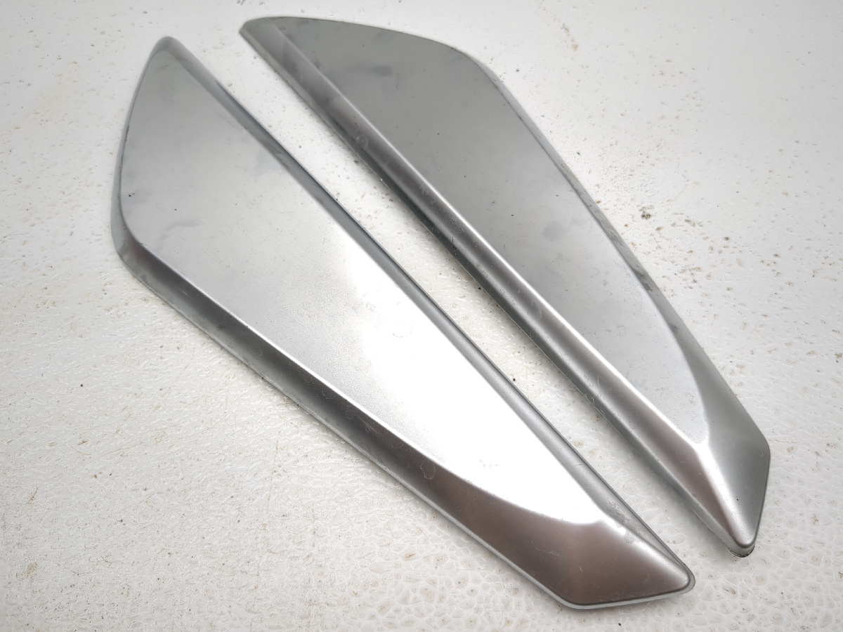 13-17  Can Am Spyder RT-S SE6 Front Windscreen Trim Set Pair 705007411 705007412