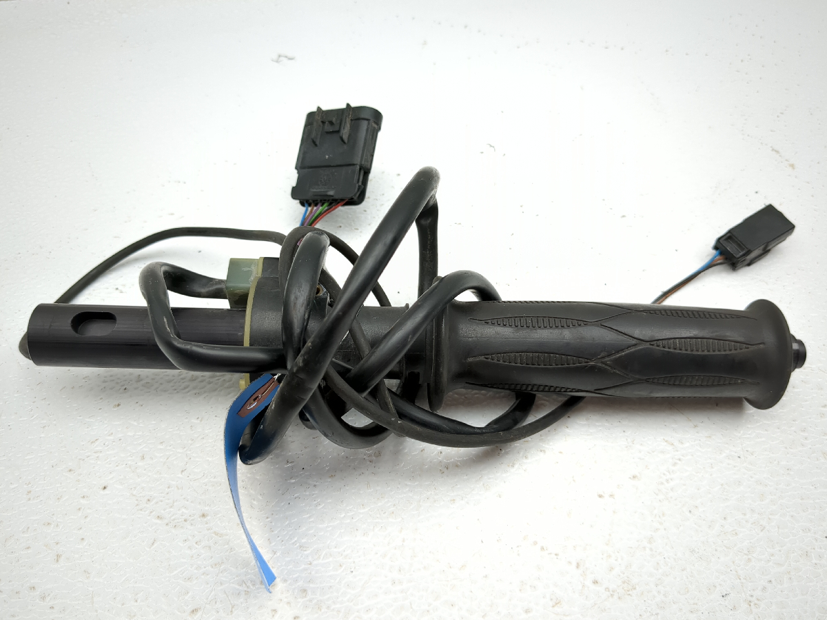 13-17  Can Am Spyder RT-S SE6 Clip On Throttle Tube And Grips Handle