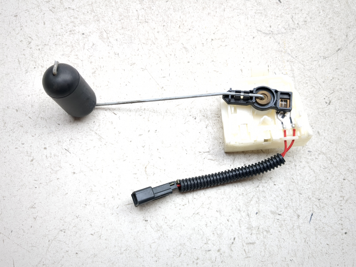07-11 Harley FLSTC Heritage Softail Classic Fuel Level Sending Unit 28070702