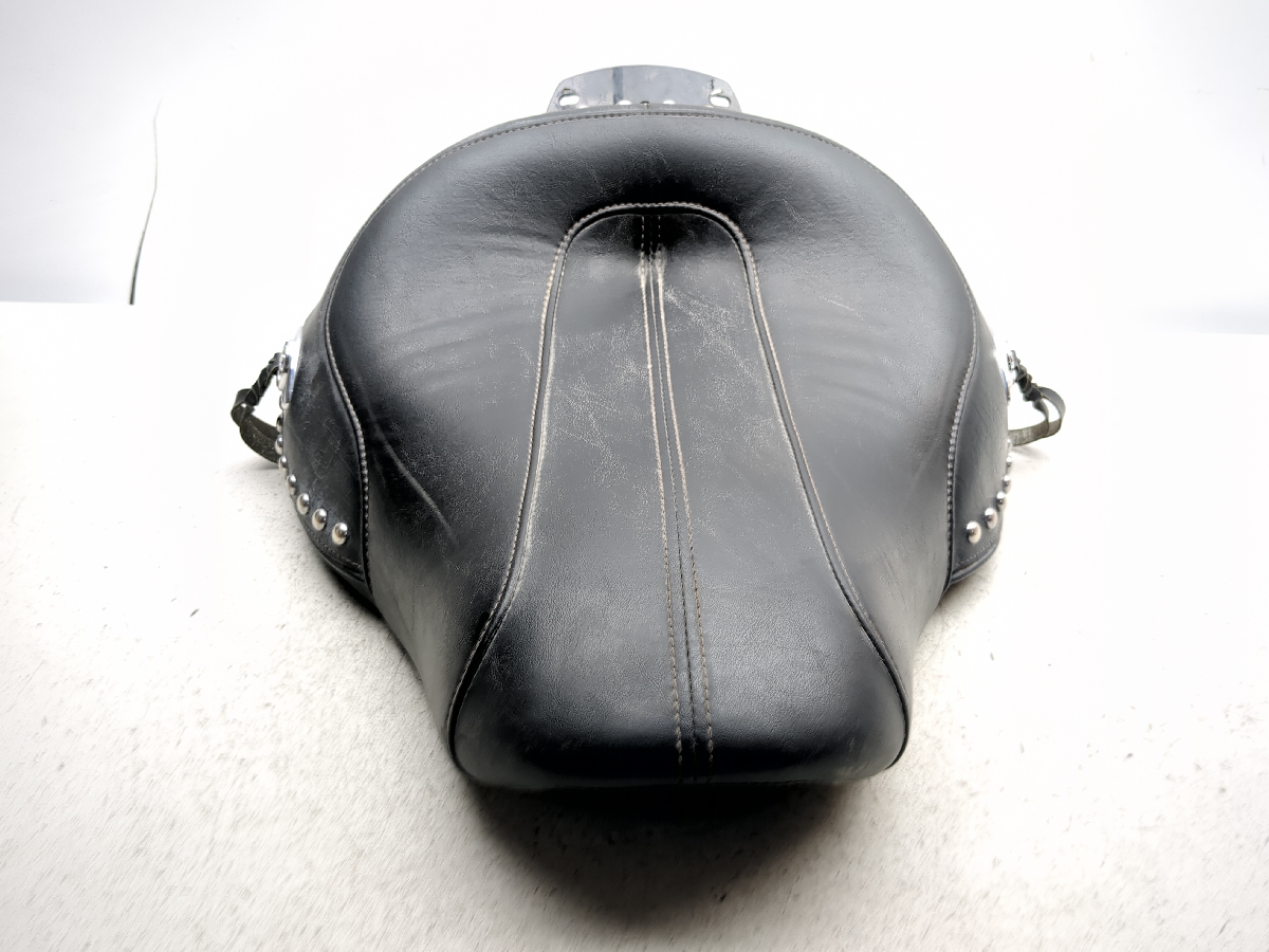 07-11 Harley FLSTC Heritage Softail Classic Front Driver Seat RDW-92/61-0067