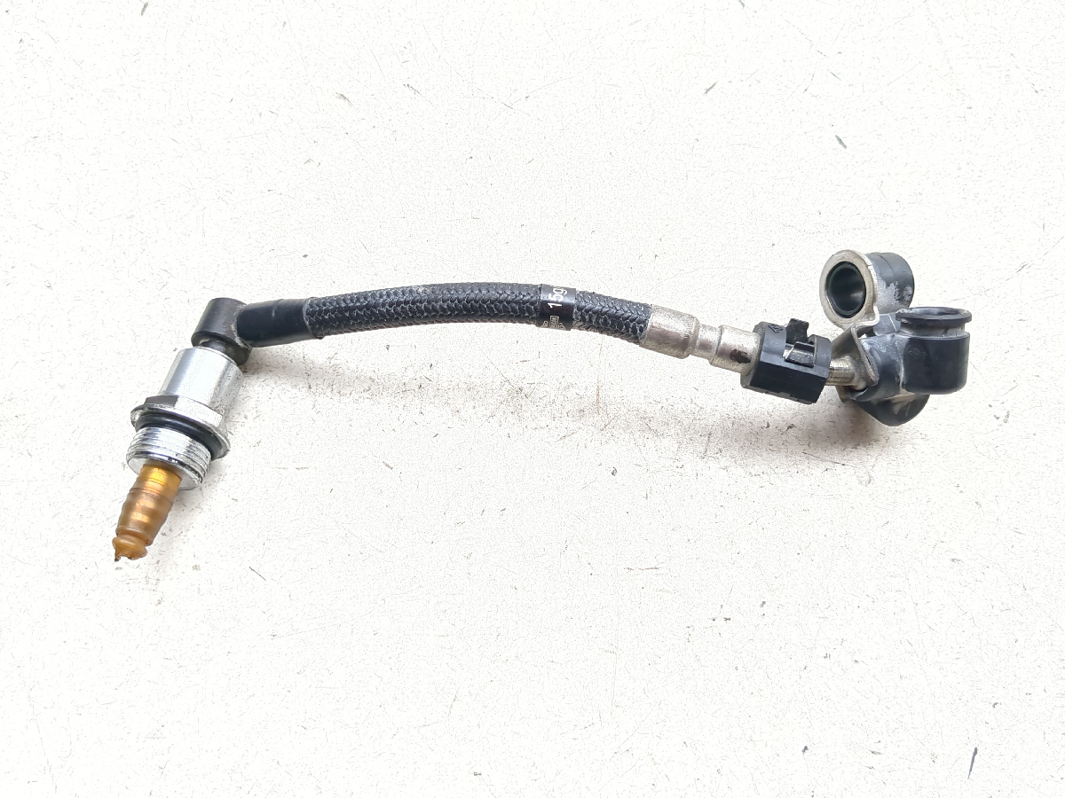 07-11 Harley FLSTC Heritage Softail Classic Fuel Rail Fuel Line Quick Connect