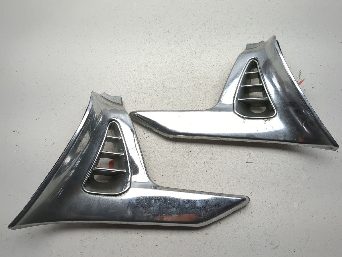 01-05 Honda Goldwing 1800 GL 1800 Side Panel Covers Set SJC G52-723