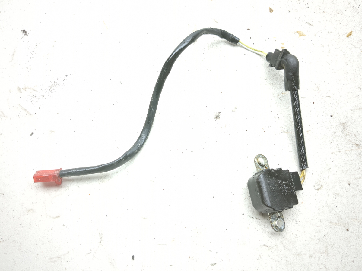 01-05 Honda Goldwing 1800 GL 1800 Engine Motor Ignition Pulsing Coil Sensor