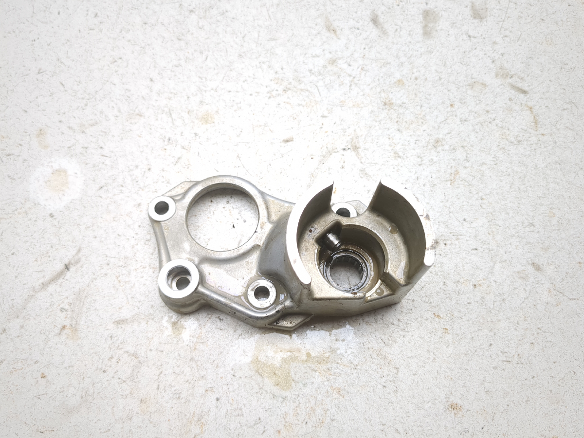 01-05 Honda Goldwing 1800 GL 1800 Starter Drive Gear Cover