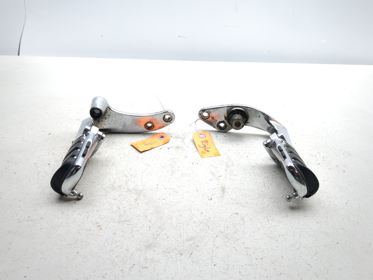 93-99 Harley Davidson FXDL Dyna Low Rider Kuryakyn Switchblade Foot Pegs Front