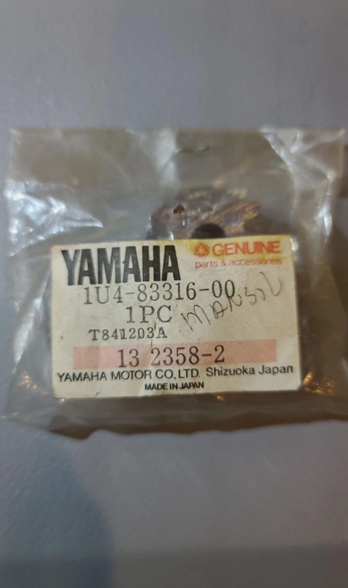 Yamaha 1U4-83316-00 Blinker Collar Genuine OEM New QTY 2