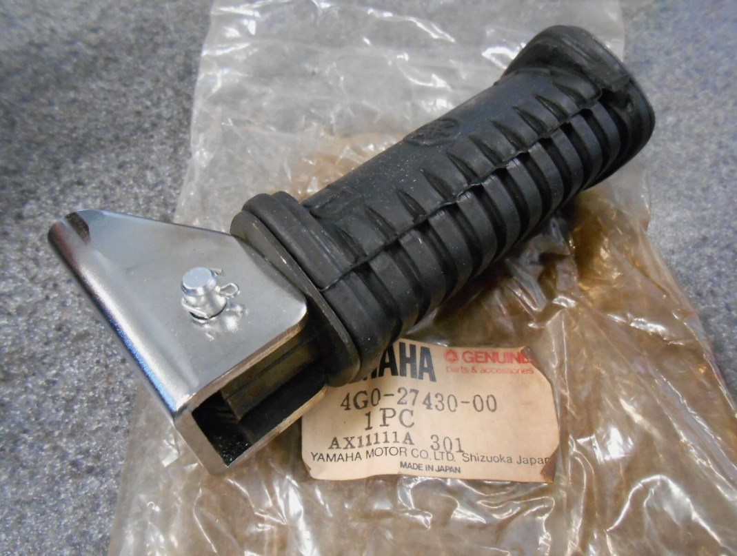 Yamaha XJ550 XS400 OEM Right Rear Foot Peg 4G0-27430-00