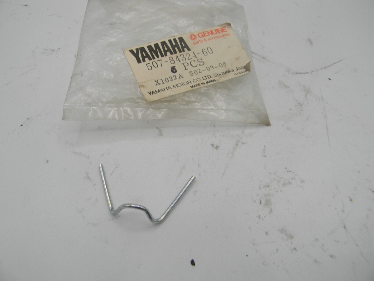 New OEM Yamaha 507-84324-60-00 Spring NOS