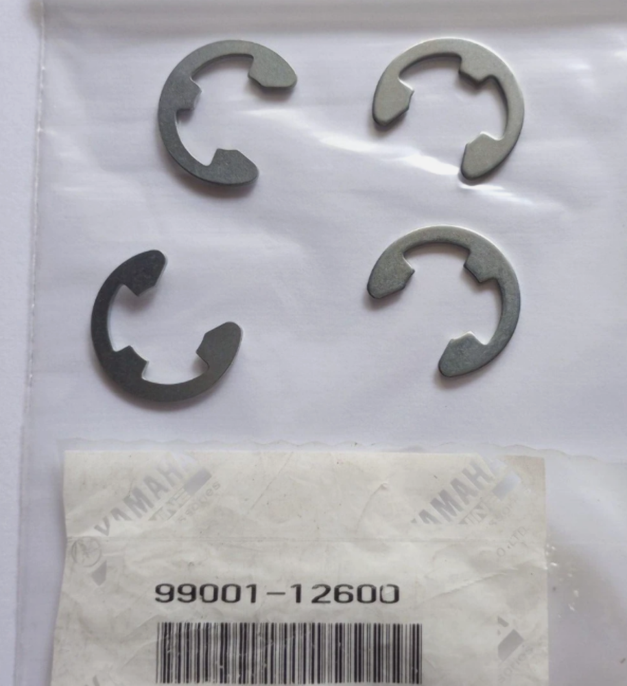 Yamaha DT250 DT400 HT1 IT400 L5 MX250 MX360 MX400 OEM Circlip QTY: 4 99001-12600