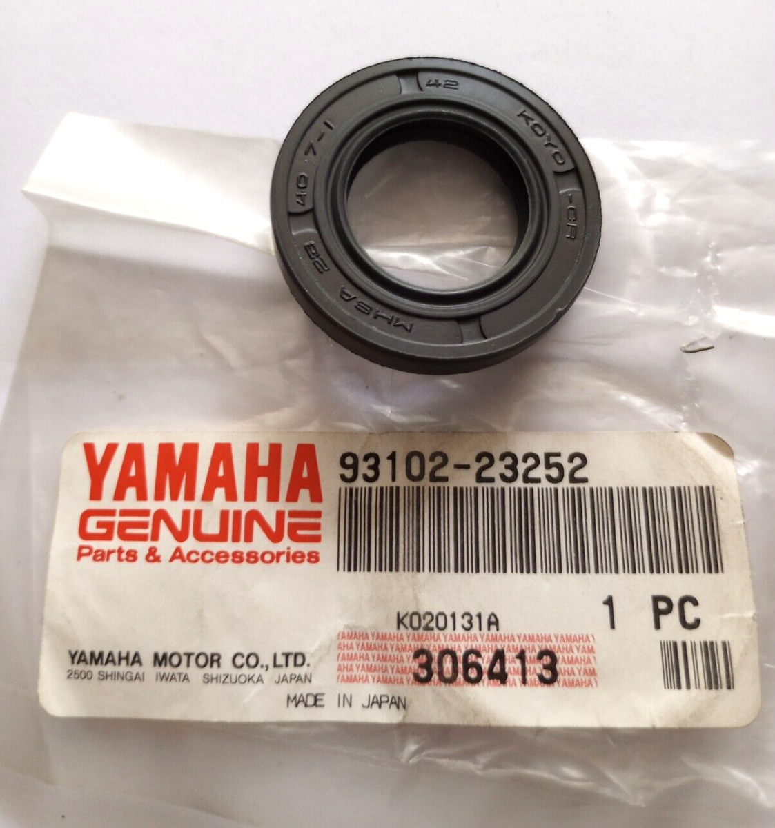 Yamaha YZF600, YTM200, BW200 Oil Seal NOS 93102-23252
