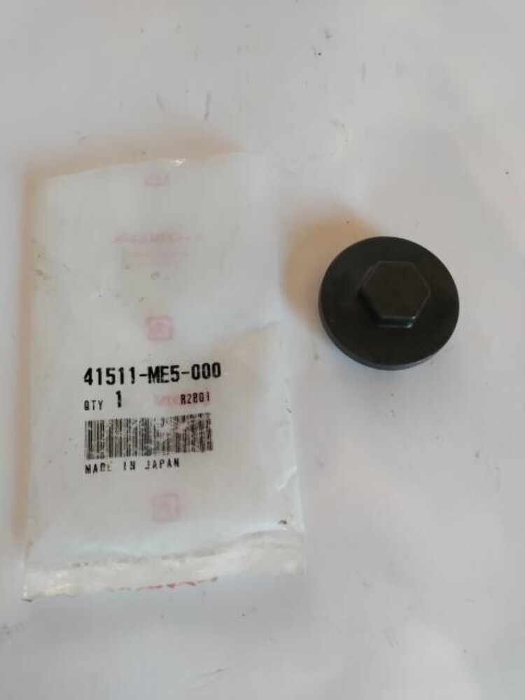 Honda CAP, GEAR CASE OIL 41511-ME5-000 OEM NEW