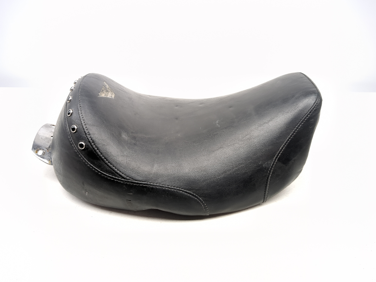 00-06 Harley Davidson FLHR Road King Front Driver Seat 099977