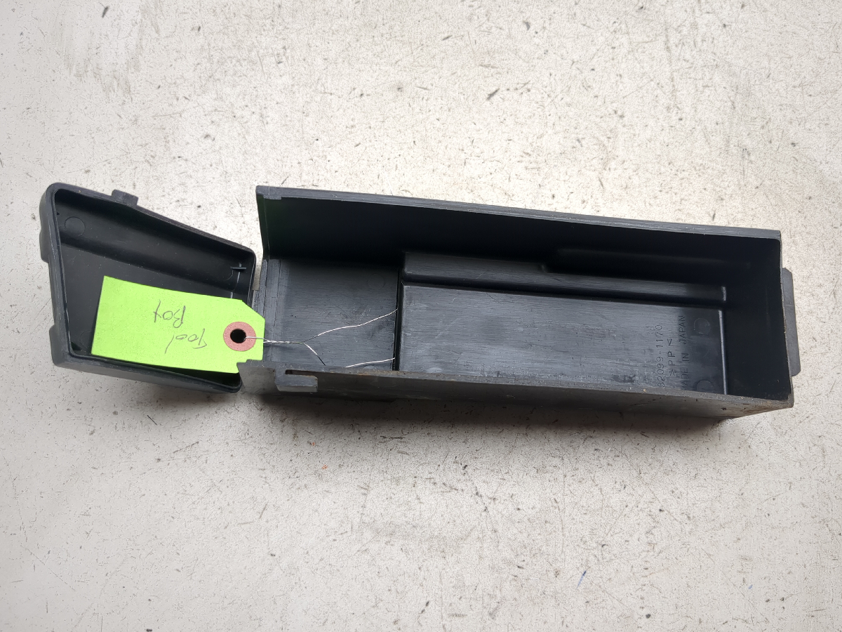 96-09 Kawasaki Vulcan 500 EN500C Tool Case Holder 32099-1170 TRSH PL