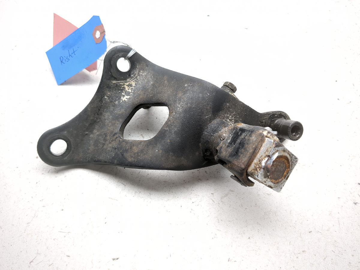 98-08 Yamaha V Star XVS 650 Front Right Foot Rest Mount Bracket Holder