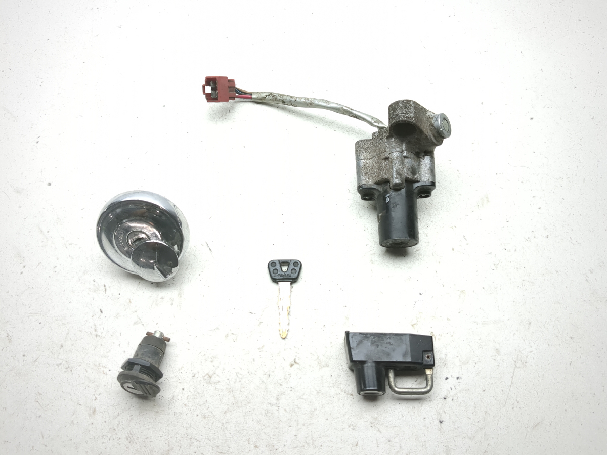 98-08 Yamaha V Star XVS 650  Lock Set Ignition Switch Helmet Cap And Key