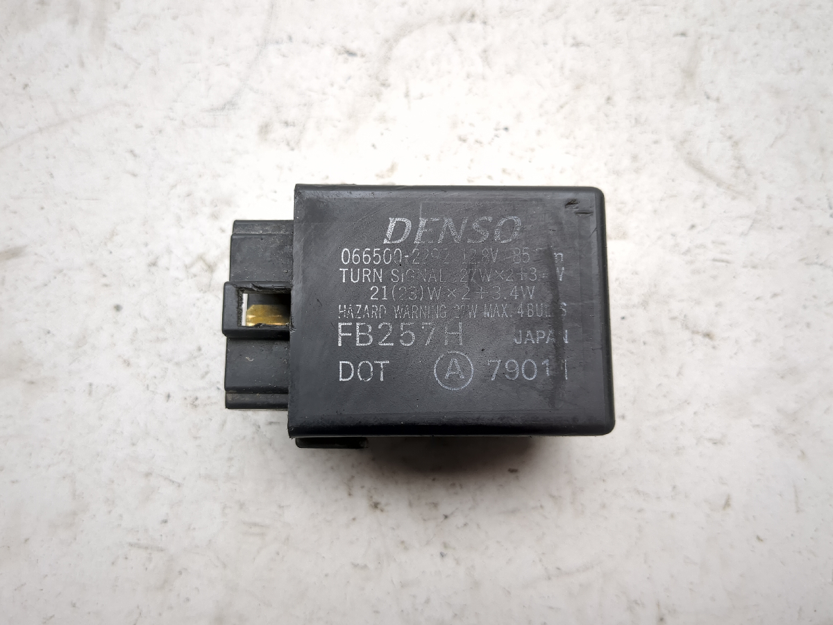 98-08 Yamaha V Star XVS 650 DENSO Relay Turn Signal