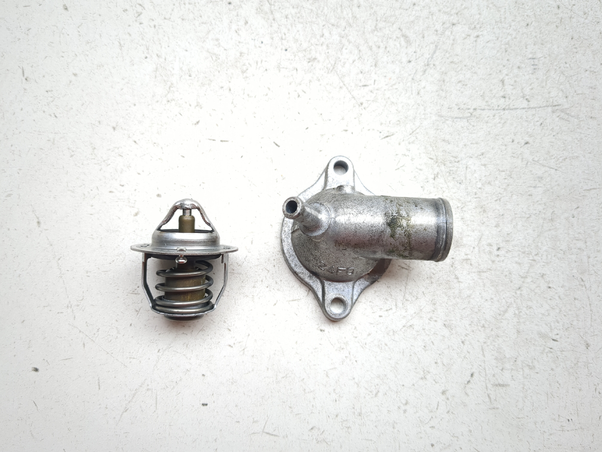 99-07 Suzuki Hayabusa GSX1300R Thermostat Thermostat Housing