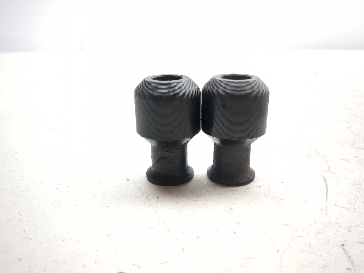99-07 Suzuki Hayabusa GSX1300R Swing Arm Spools TRSH PL
