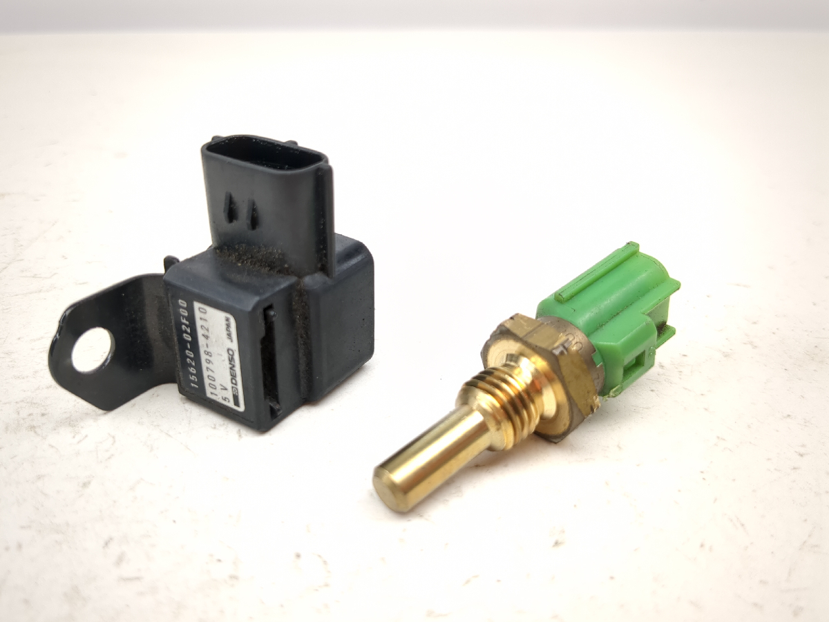 99-07 Suzuki Hayabusa GSX1300R Boost Temperature Sensor 15620-02F00 13650-61B00