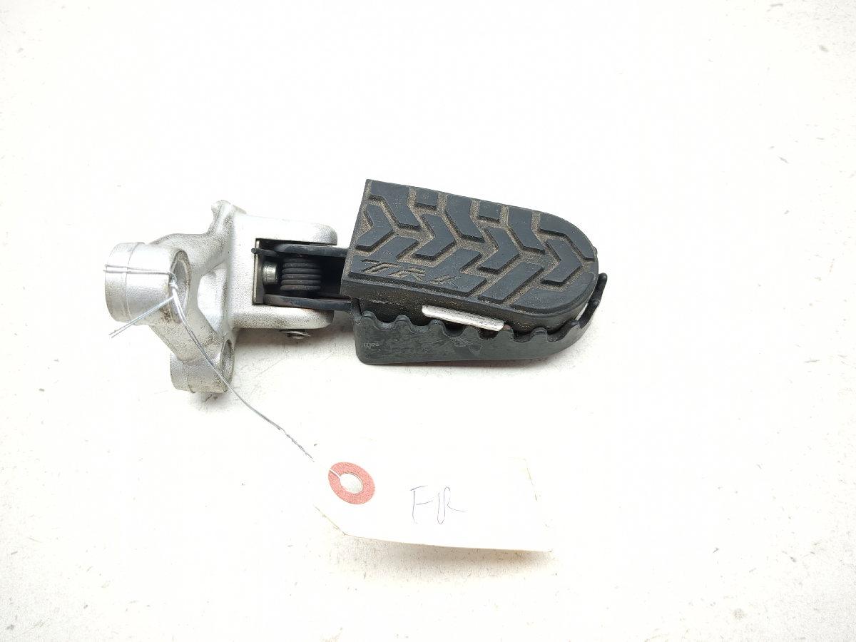 17-25 Benelli TRK 502X Front Right Driver Foot Peg 3304445