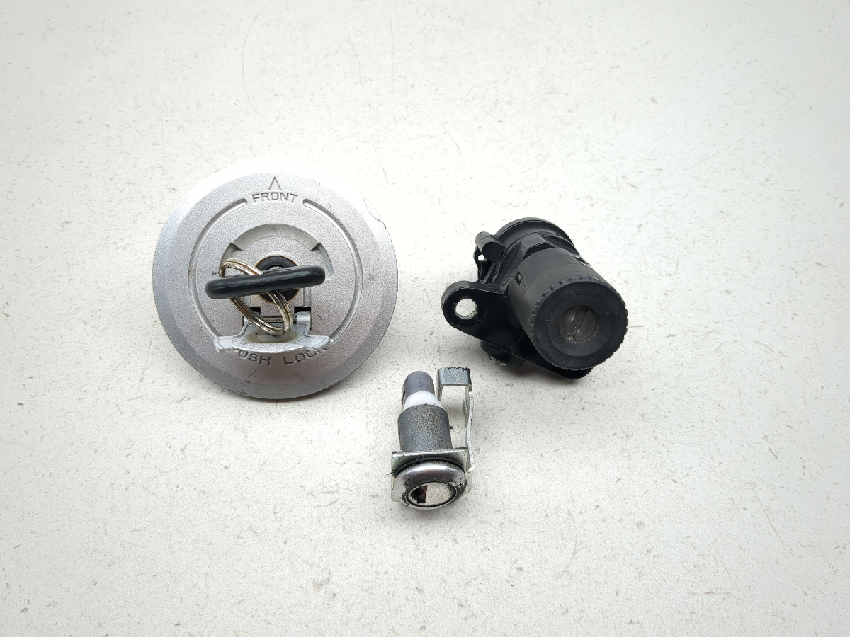 17-25 Benelli TRK 502X Lock Set Ignition Switch Cap And Key 3307035