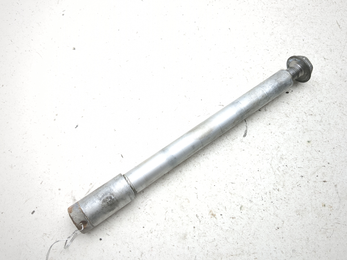 88-91 Honda NT650 Hawk GT Front Wheel Axle