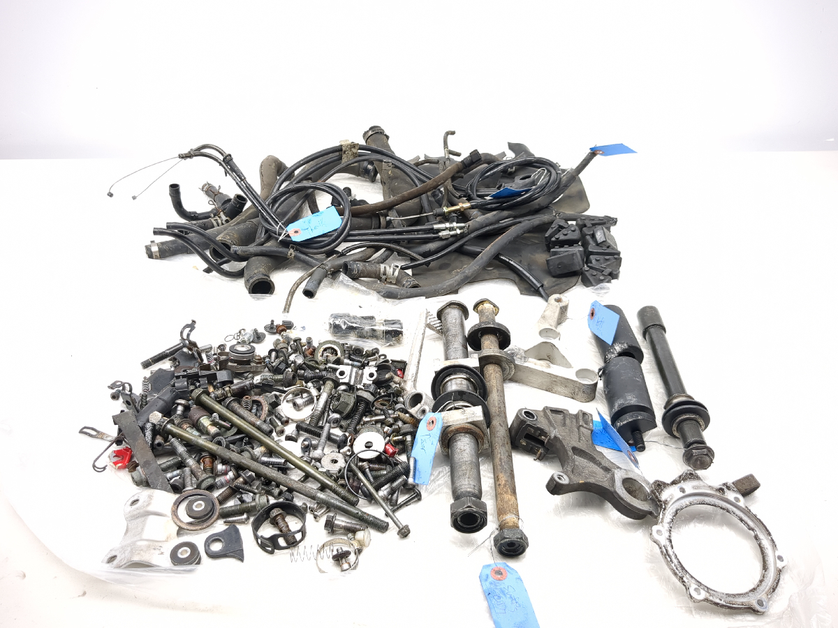 03-05 Yamaha YZF R6  Miscellaneous Parts Master Hardware Bolt Kit