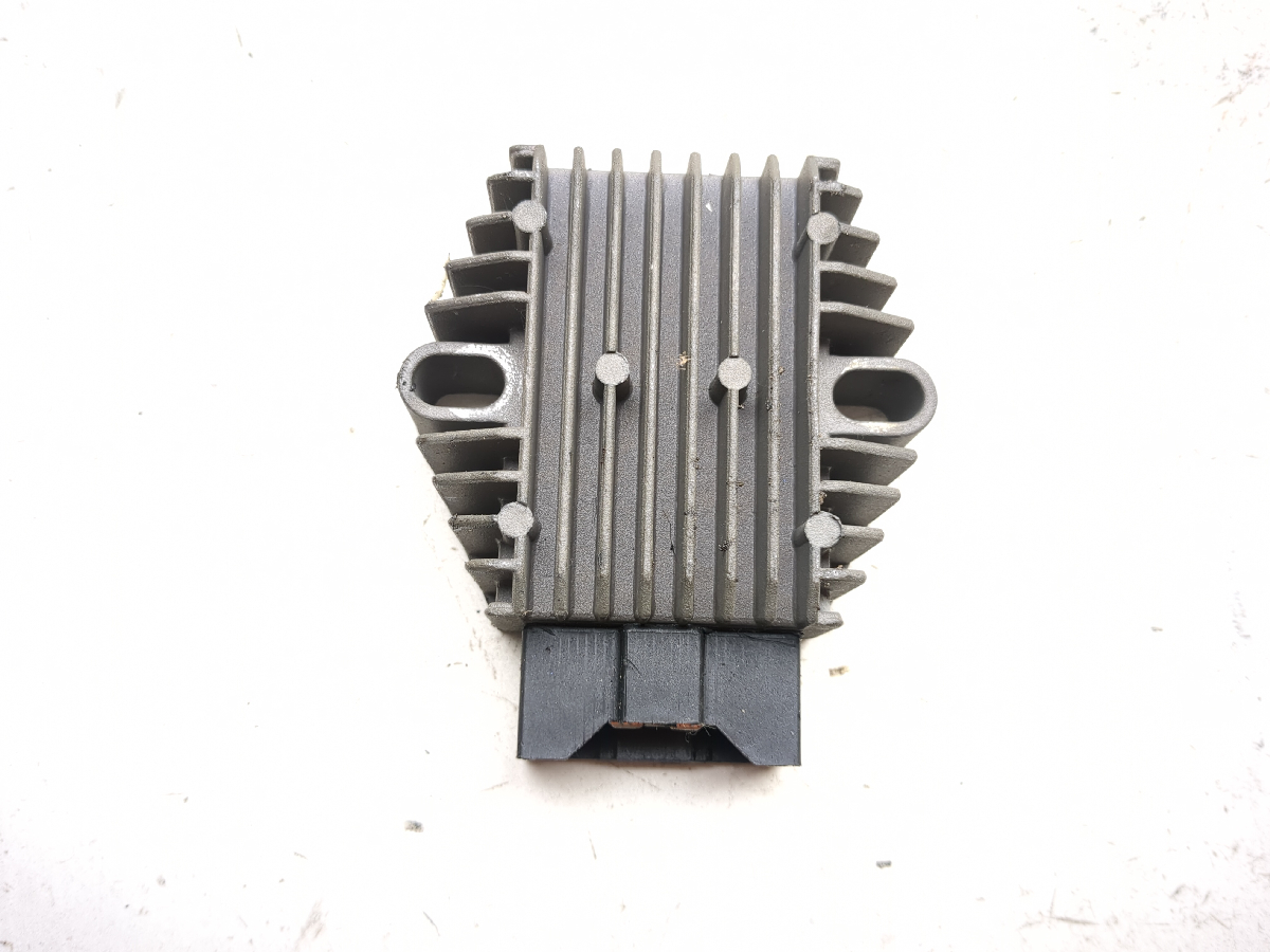 91-03 Honda CB750 Nighthawk 750 Voltage Regulator Rectifier 673230