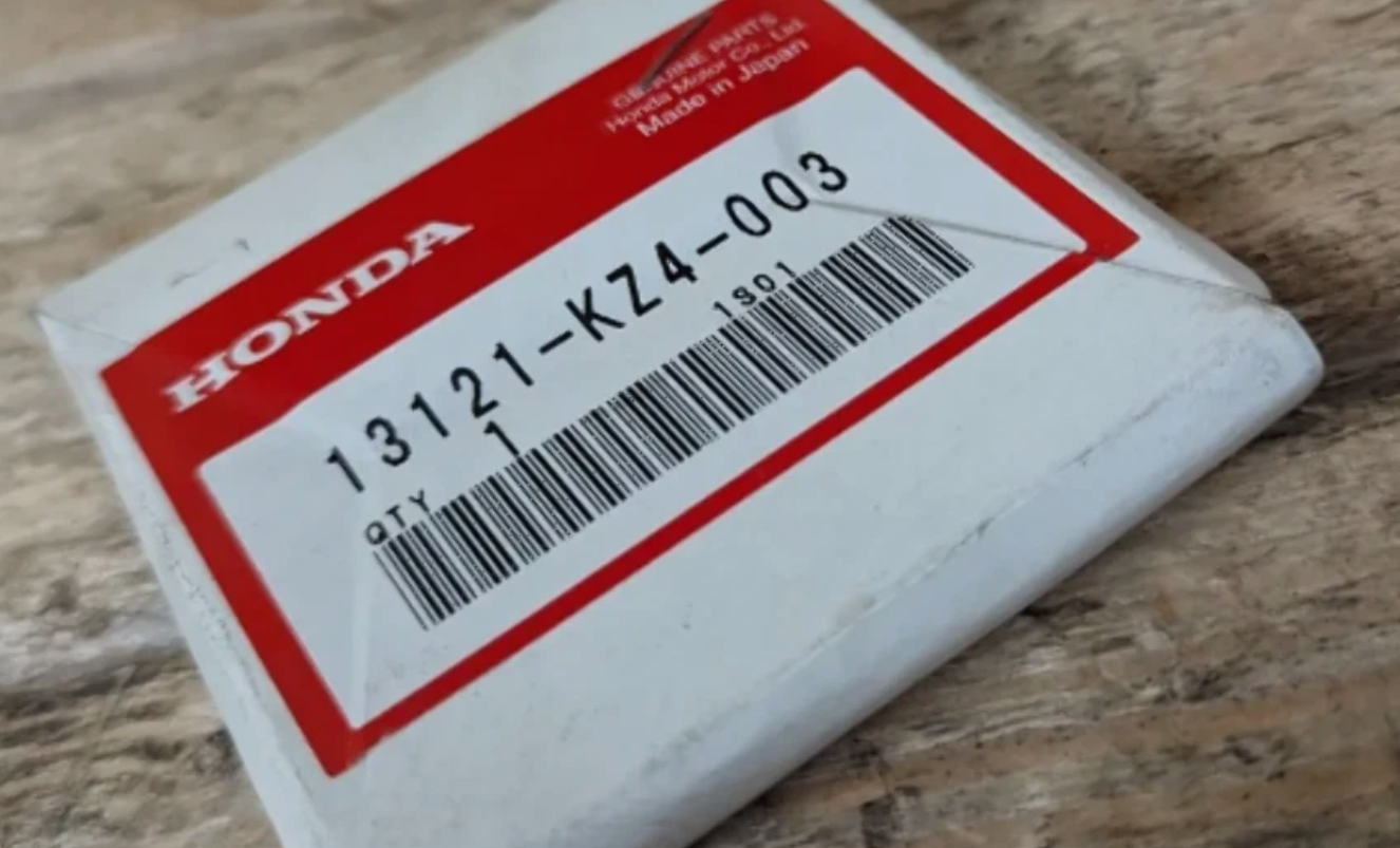 Honda CR125 NOS OEM Piston Ring 13121-KZ4-003 CR125R 1989 USA