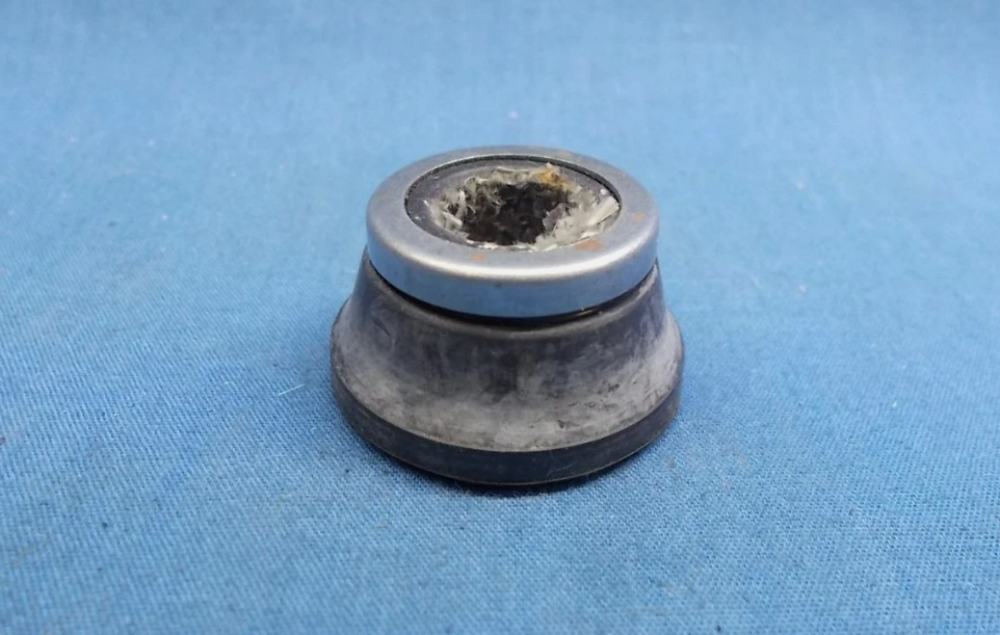 1977-1981 Yamaha TT500 XT500 OEM Muffler Damper 1T1-14747-01