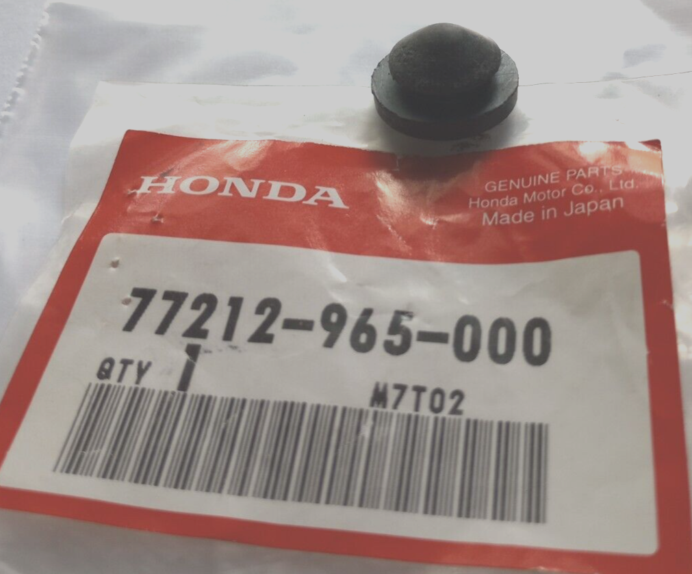 NOS HONDA 77212-965-000 SEAT SIDE RUBBER ATC250 ST1100 NRX1800 VT750 VTX1800