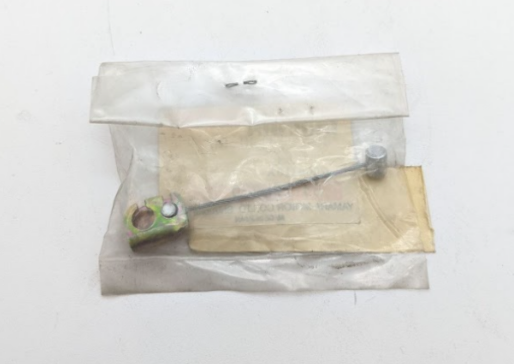 1984 1985 Yamaha FJ600 OEM Carb Throttle Cable Stub Connector Link 49A-14130-00