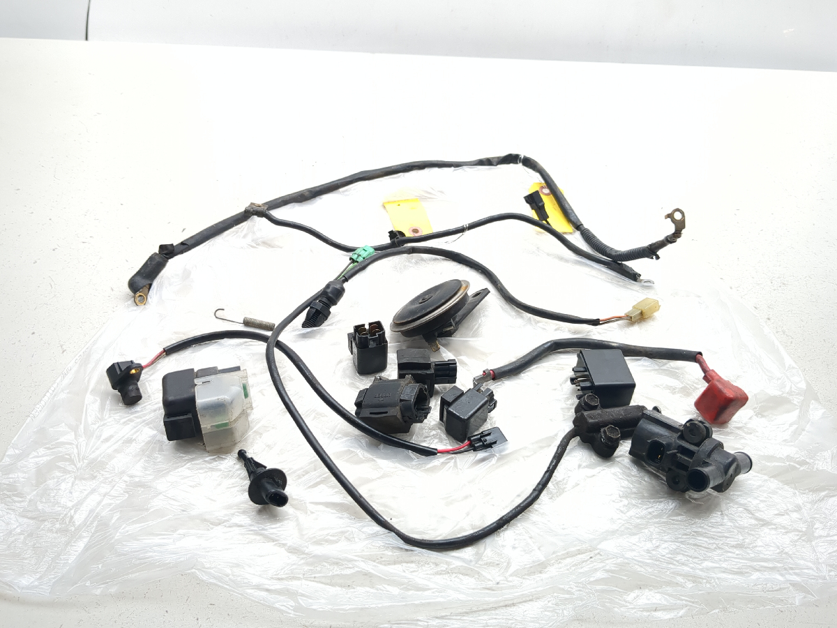 06 07 Suzuki GSXR 600 750 Relay Set Air Valve Starter Tip Over Brake Switch