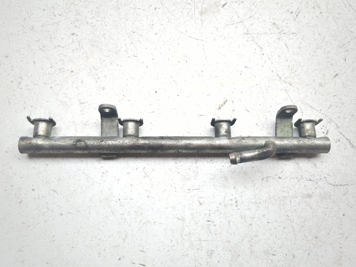 06 07 Suzuki GSXR 600 750 Gas Fuel Injector Rail B