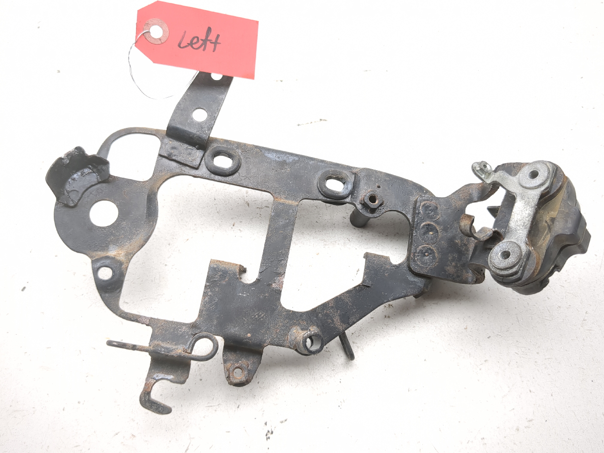 94-04 Honda VF750C Magna 750 Left Side Carburetor Mount Bracket Holder