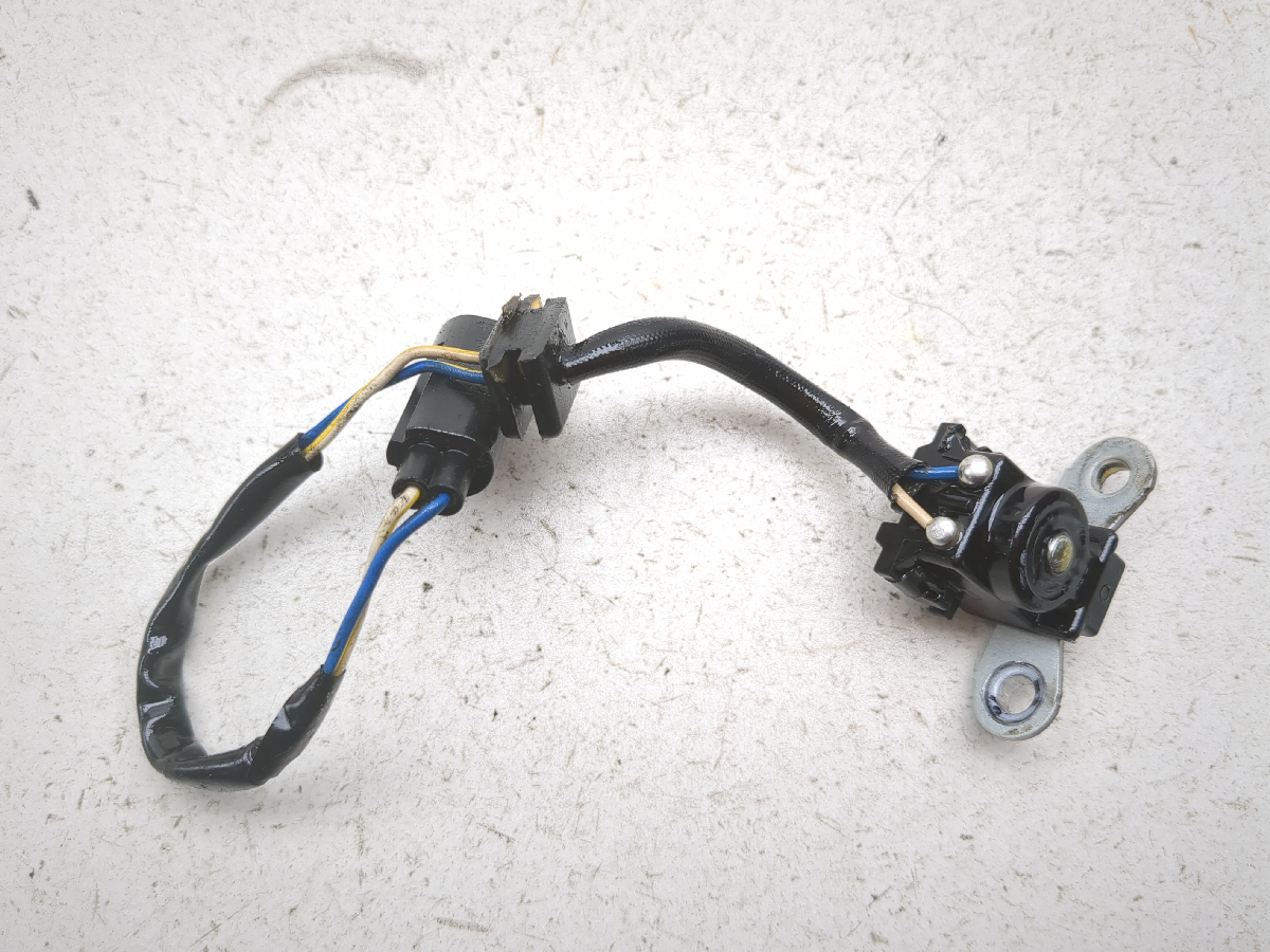 01-12 BMW F650 GS F650GS Engine Motor Ignition Pulsing Coil Sensor