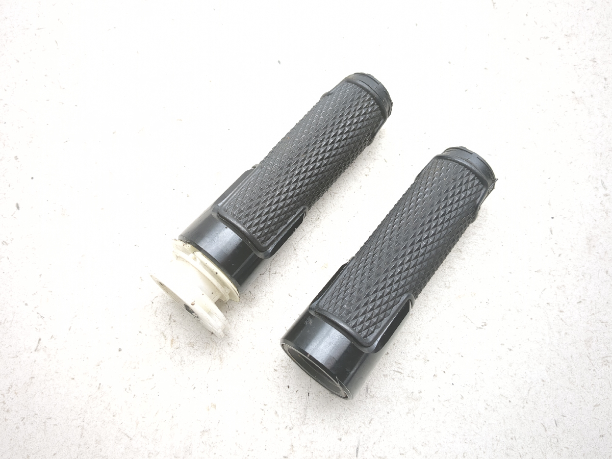 99-07 Suzuki Hayabusa GSX1300R Throttle Tube And Grips TRSH DW