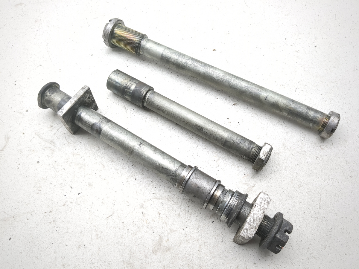 99-07 Suzuki Hayabusa GSX1300R Front/Rear Wheel Axle With Swingarm Bolt