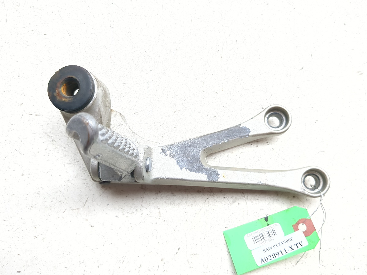 00 01 Kawasaki ZX900E ZX9R Rear Right Passenger Foot Peg