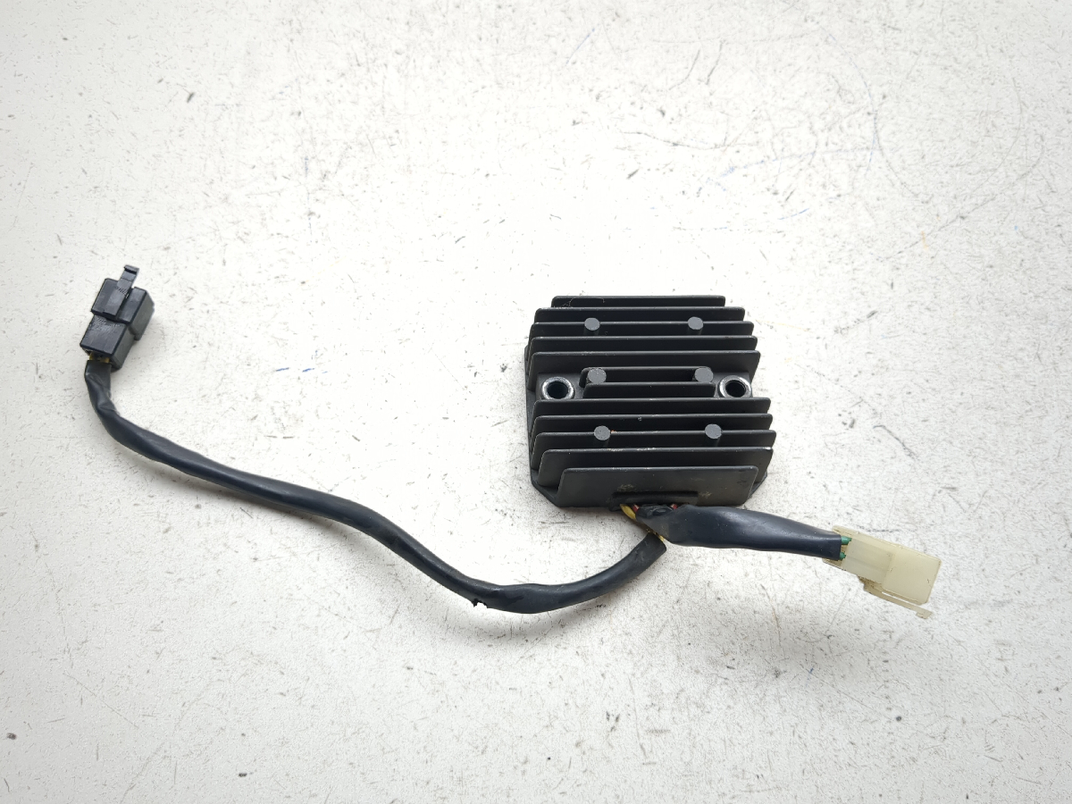 88-91 Honda NT650 Hawk GT Voltage Regulator Rectifier SH538B-12