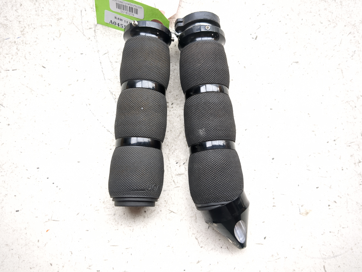 06-16 Kawasaki Vulcan 900 VN900C AVON Throttle Tube And Grips