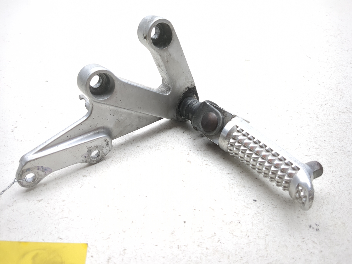 04 05 Suzuki GSXR 600 750 Right Front Driver Peg Rearset
