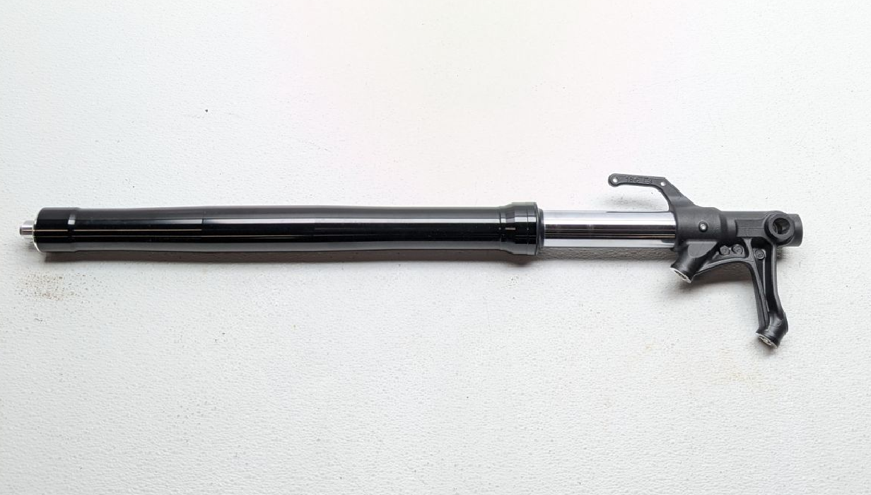New 2016 Yamaha FZ09 (FZ09GB) OEM Front Fork 1RC-23102-40
