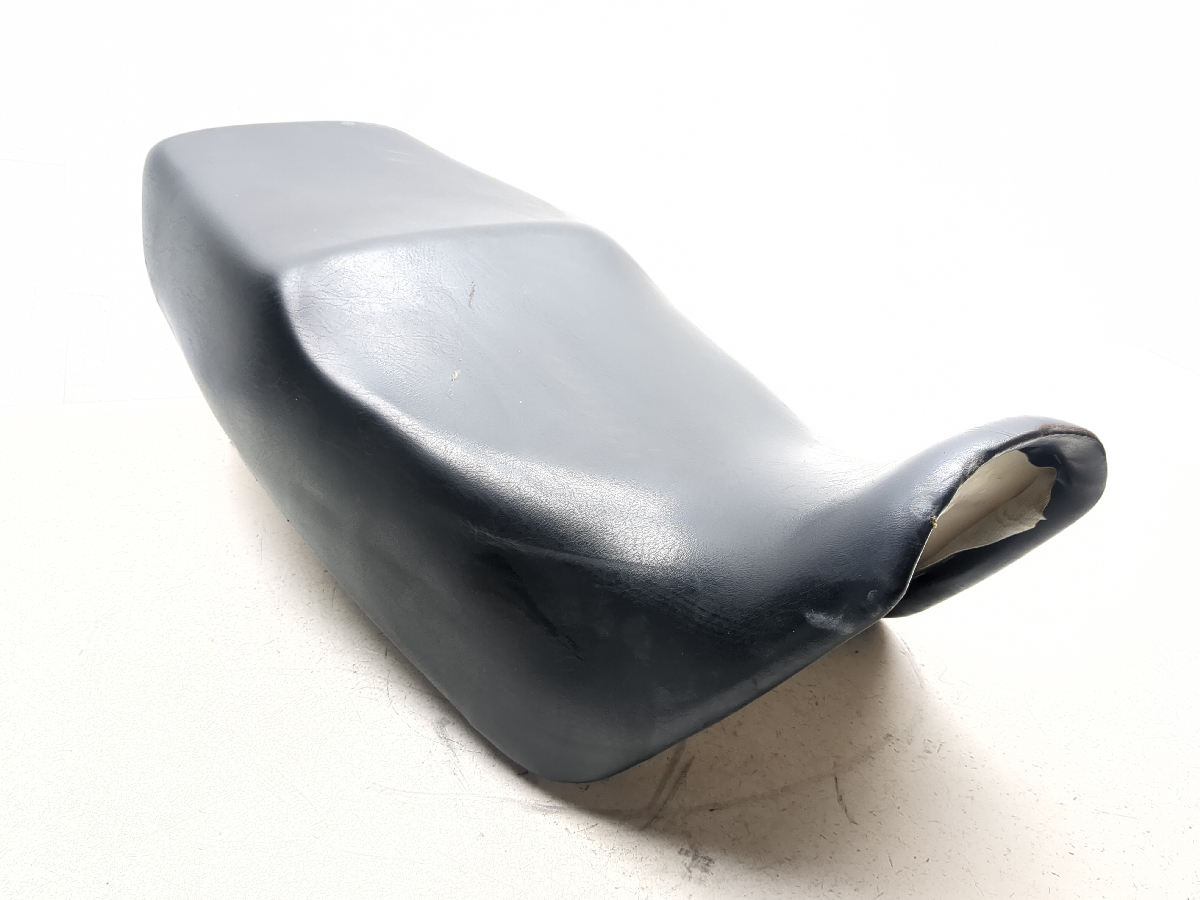 91-93 Suzuki GSX1100 G GSX 1100 Full One Piece Driver Passenger Seat 45100-26D